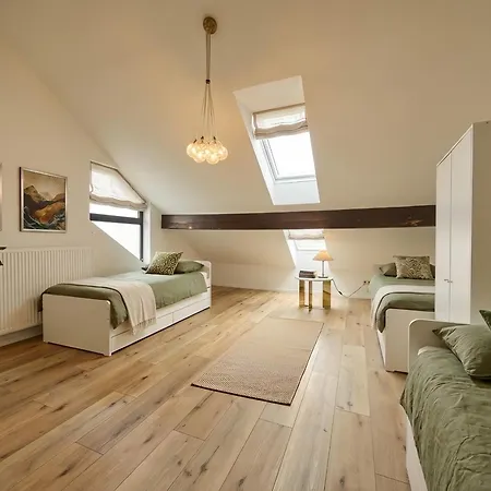Apartamento Penthouse - 130qm - Private Parking *