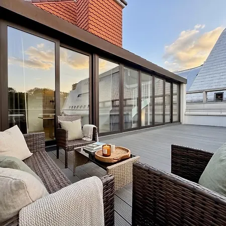 Apartamento Penthouse - 130qm - Private Parking *