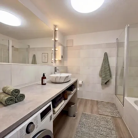 Apartamento Penthouse - 130qm - Private Parking *